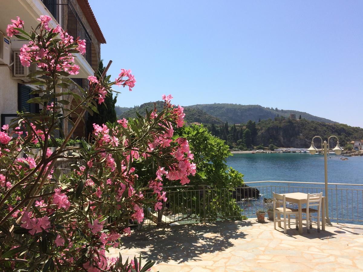 Les Sirenes Kardamili Hotel Exterior foto